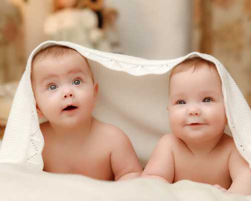 国内靠谱供卵,试管婴儿双胞胎的费用要多少？医*：不简单